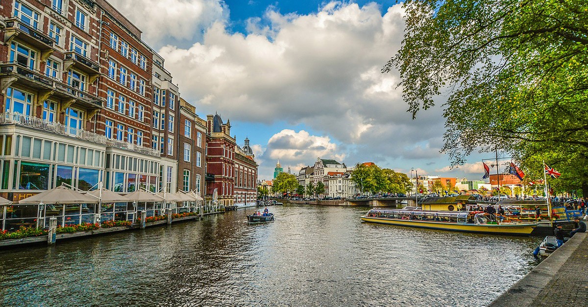 Un canal de Ámsterdam