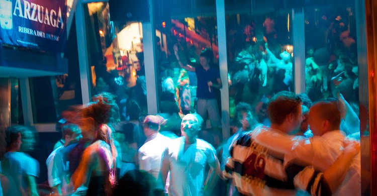 La sala interior de la discoteca Bora Bora en Ibiza (Fuente: Max London / Flickr)
