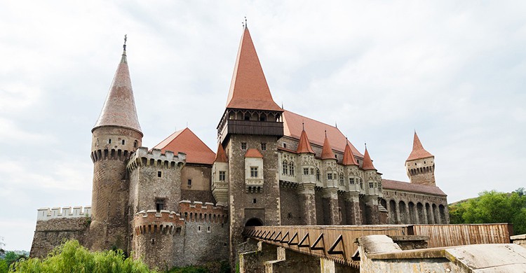El castillo de los Corvins en Hunedoara, Rumania 