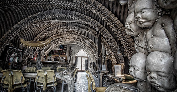 Un bar de miedo (Web de H.R. Giger)