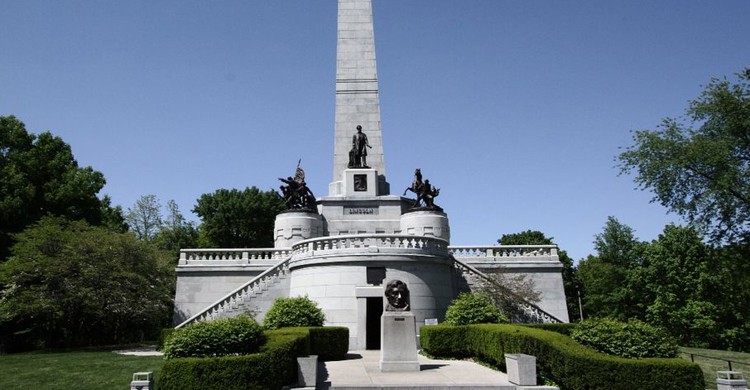 tumbas de personajes famosos