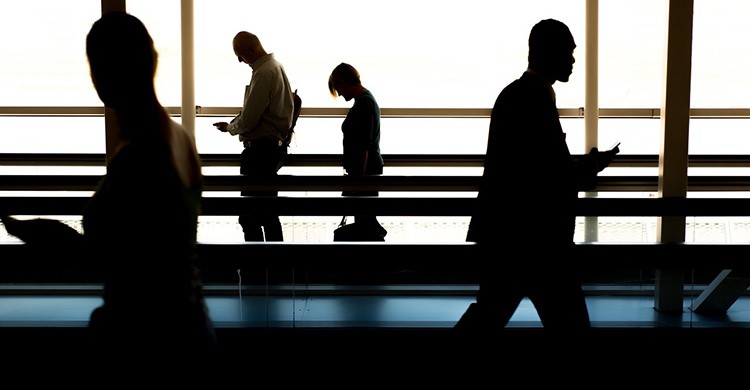 Personas en el aeropuerto