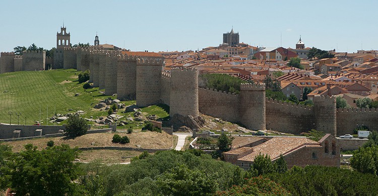 Vistas de la muralla de Ávila