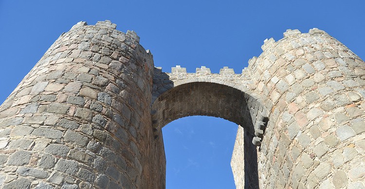 Puerta de la muralla de Ávila