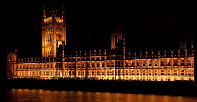 Palacio de Westminster de noche