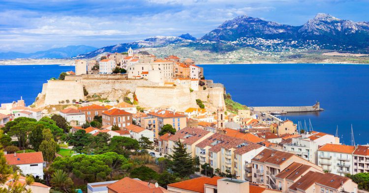 isla de Córcega en verano