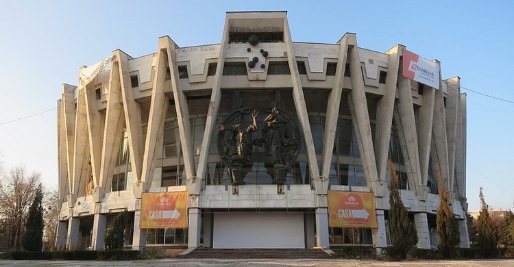 Circo de Chisinau (G Travels, Foter)