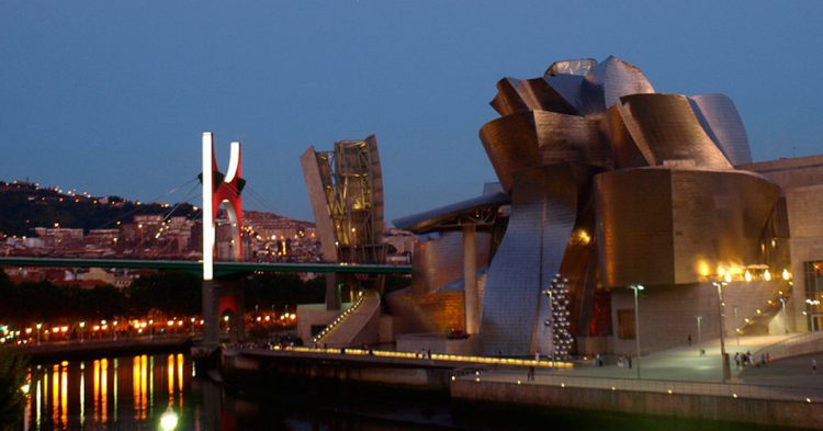 Museo Guggenheim en Bilbao (Fuente: aherrero / Flickr)
