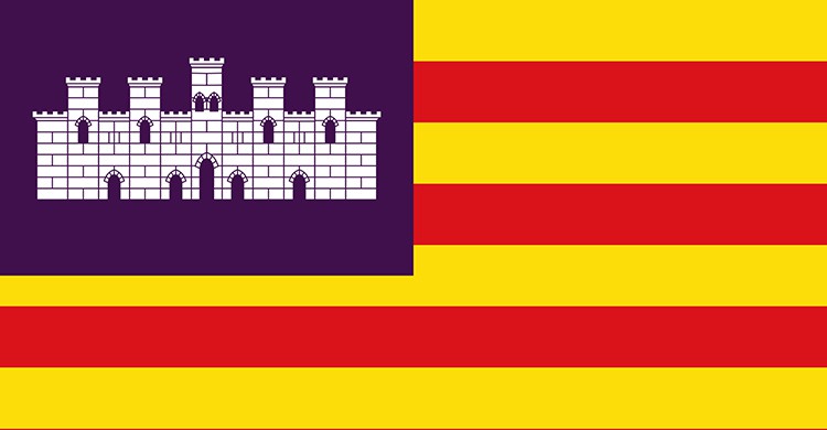 La bandera de las Islas Baleares