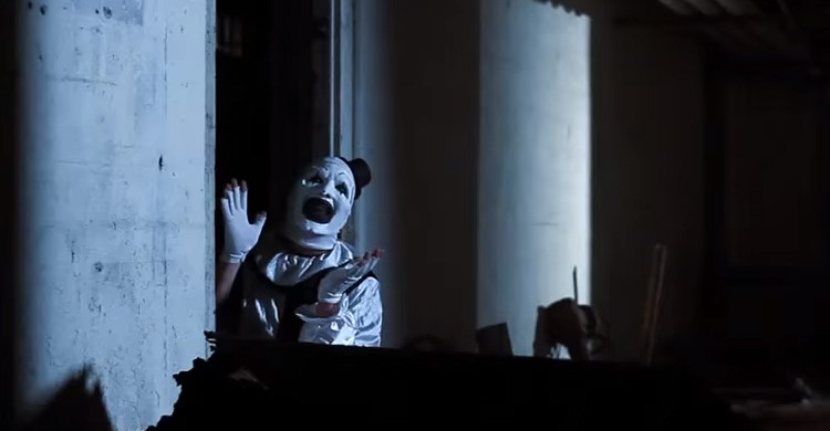 Frame del trailer de All Hallow’s Eve (Movieclips Film Festivals & Indie Films, YouTube)