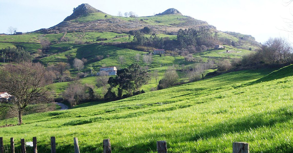 montañas con formas guarras
