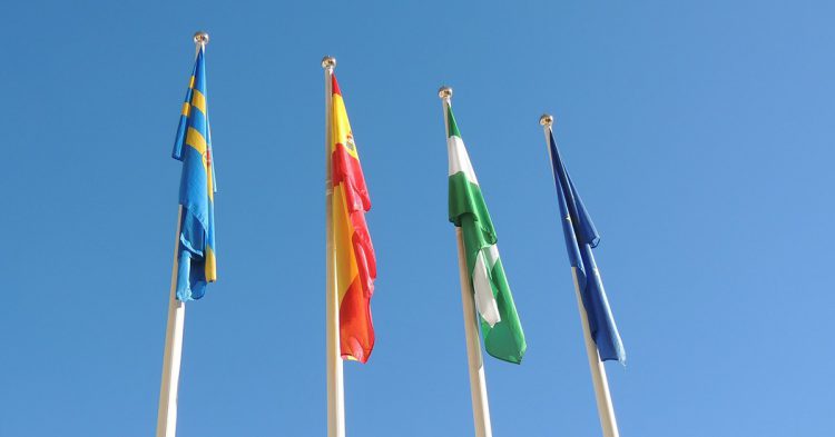 Sigue leyendo Esta es la historia de las banderas de las Comunidades Autónomas de España