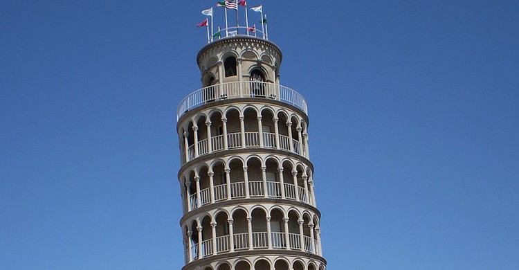 Torre inclinada de Niles (Miroslaw Mucha, Foter)