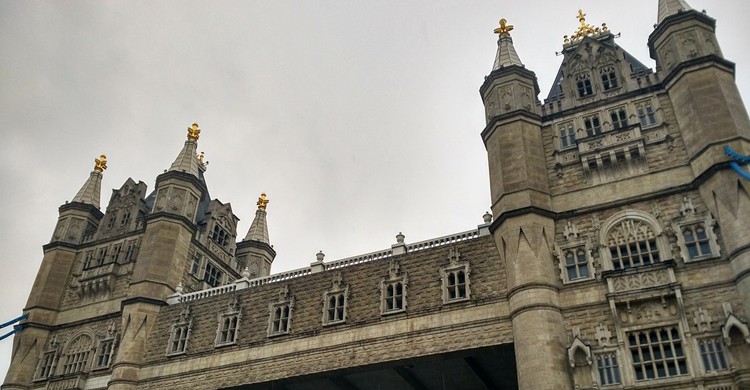 Tower Of The Shadow Of The Bridge (Alfalfa_mu, Pixabay)