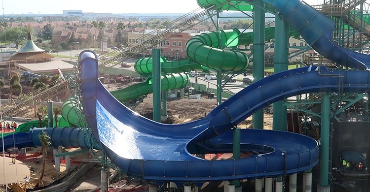 Toboganes en Volcano Bay