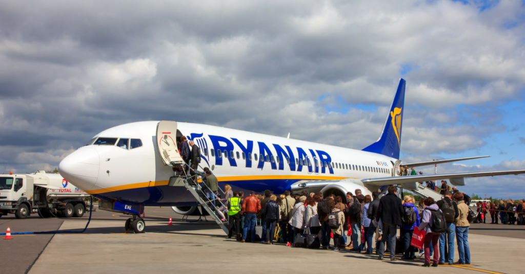 Ryanair pospone el comienzo de su nueva política de equipaje