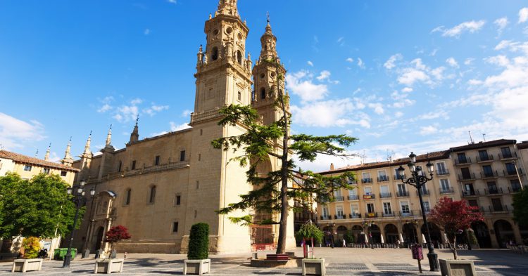 Logroño de fiesta en el puente del Pilar
