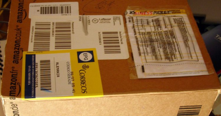 Deja tu paquete de Correos en centros comerciales (Fuente: JJ Merelo / Flickr)