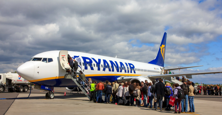 Ryanair retrasa su nueva política de equipaje (Istock)