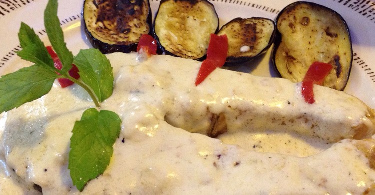 Plato de Salmón con queso en uno de los bares míticos de Mérida (Fuente: Ariid Helgeland / Flickr)
