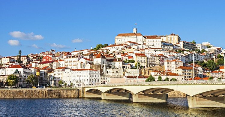 Unas vistas de fotografía la ciudad vieja de Coímbra (Istock)