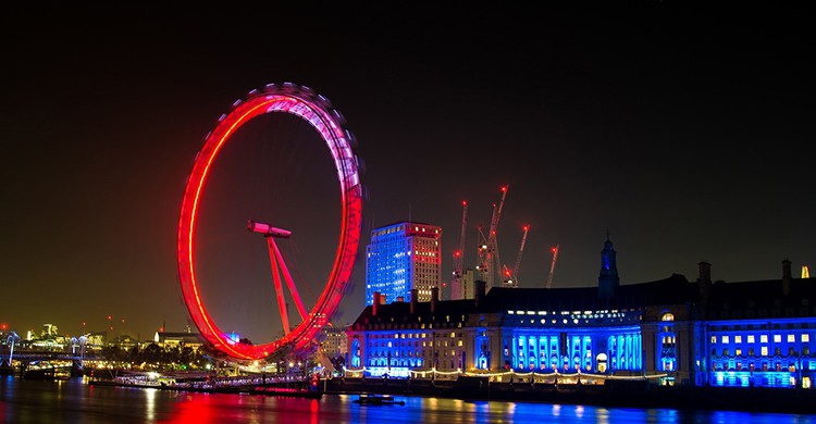 Vistas de la London Eye iluminada
