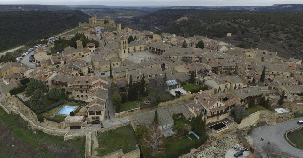 imagen pueblo muralla de Pedraza
