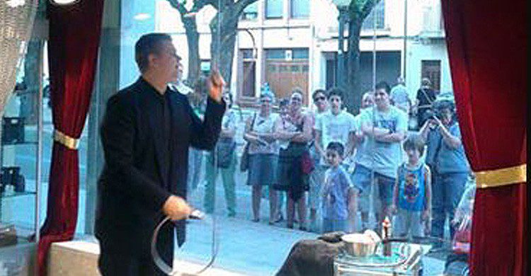 La tienda 3 de Trébol de Barcelona ofrece diferentes espectáculos de magia (Fuente: escuelademagia.net)