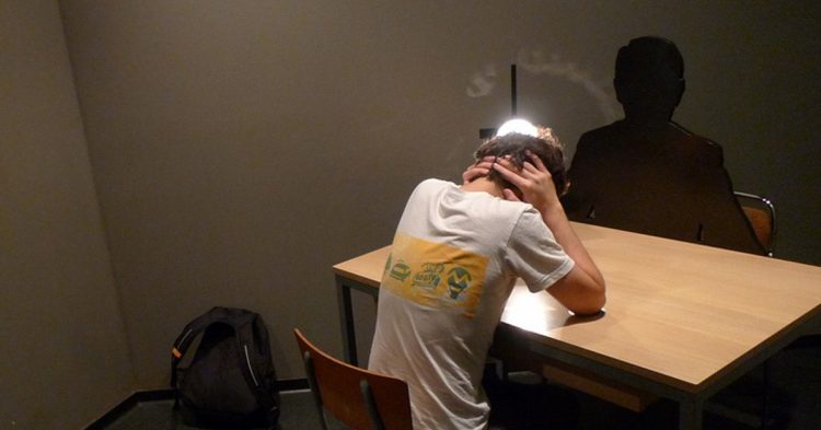 Evita los interrogatorios con tus ligues (Fuente: Nacho Pintos / Flickr)