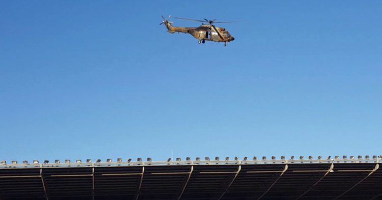 Los Reyes Magos se bajan de un helicóptero en Logroño, La Rioja (Fuente: Youtube)