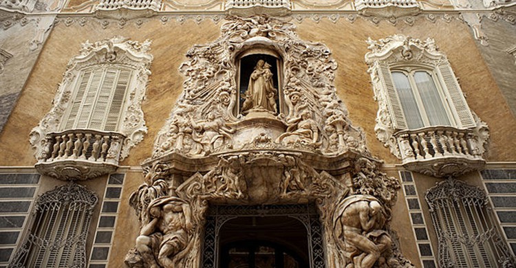Fachada del Museo Nacional de Cerámica