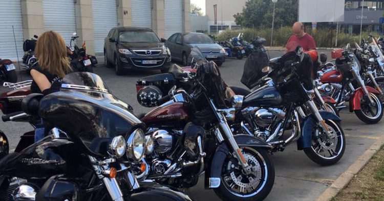 La puesta a punto de las motos que utilizarán los Reyes Magos en Sevilla (Fuente: Facebook Sevilla Hog Chapter)
