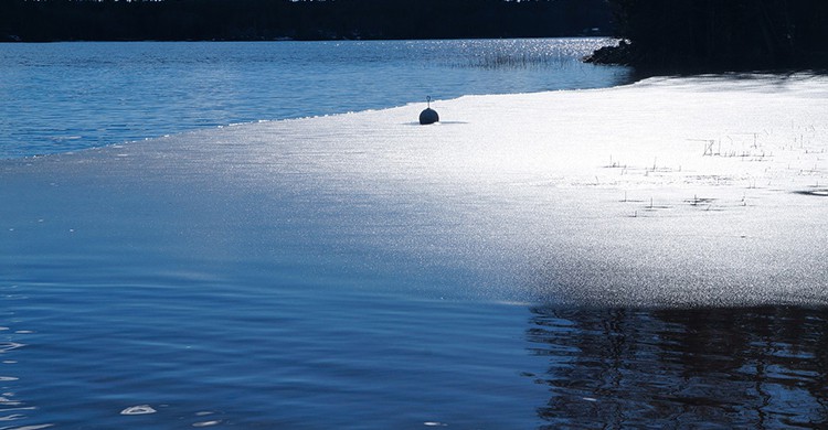 Deshielo en un lago