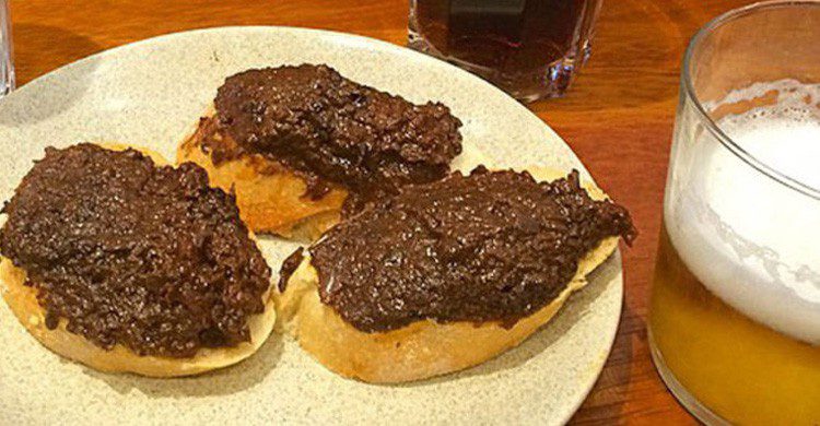 Tapa de morcilla en el bar La Bicha en León (Fuente: Facebook La Bicha)