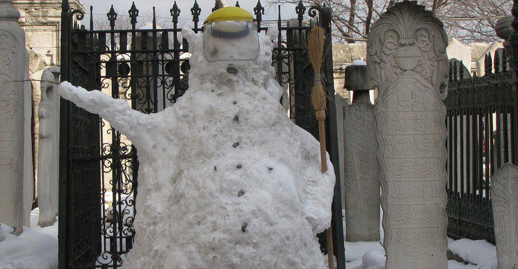 La nieve y las creatividad en miles de figuras (Fuente: ben /Flickr)