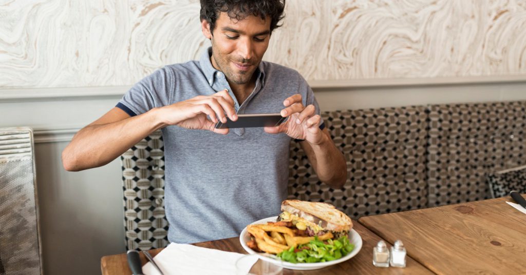 Sigue leyendo 5 restaurantes a los que puedes ir a comer solo en Barcelona sin que te miren raro
