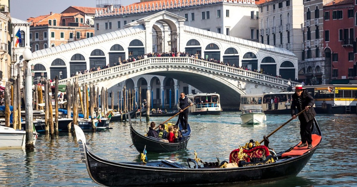 El Puente de Rialto en Venecia
