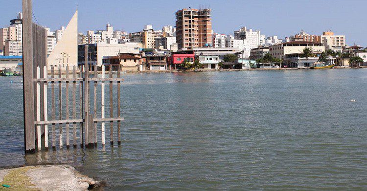 El territorio de Guarapari en Brasil (Fuente: Renato Alcantara / Flickr)