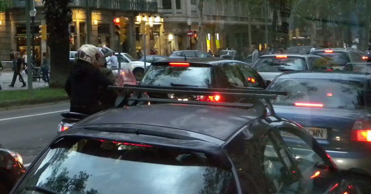 Barcelona es una de las ciudades españolas donde peor se conduce (Fuente: Ricardo Ricote / Flickr)