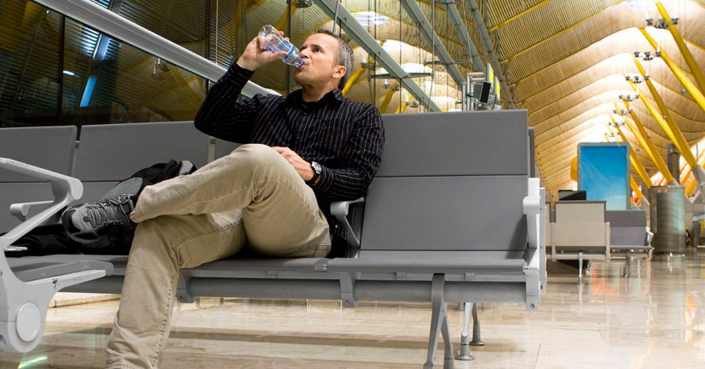 Sigue leyendo Agua ‘a euro’ en los aeropuertos españoles