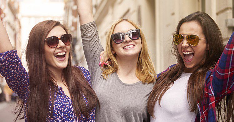 Las mujeres españolas prefieren viajar al sexo (iStock)