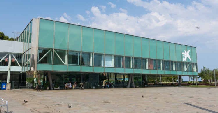 Fachada de la CosmoCaixa