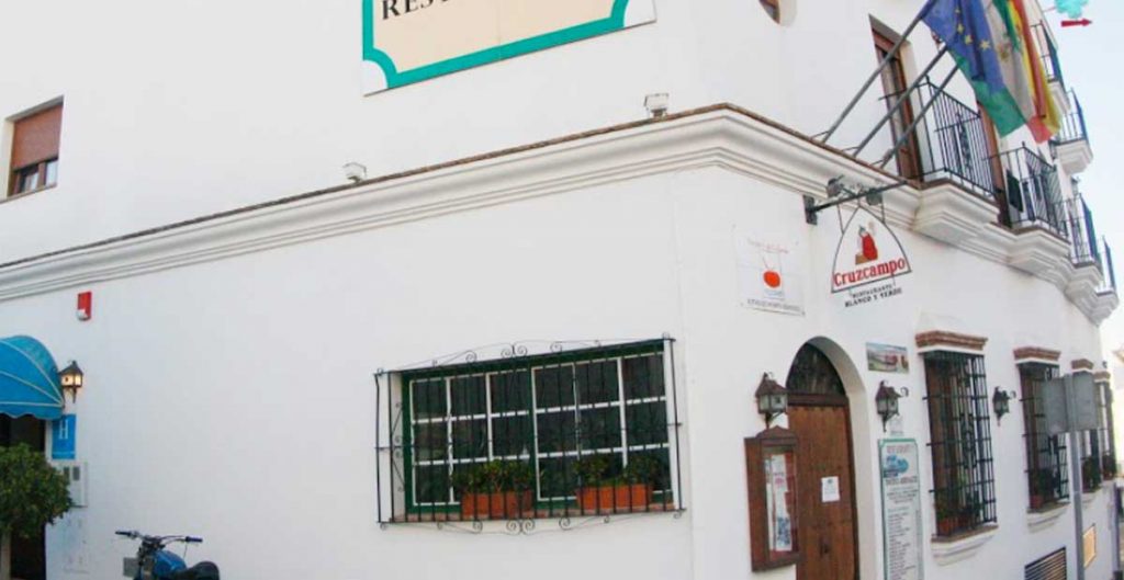 imagen restaurante blanco y Verde