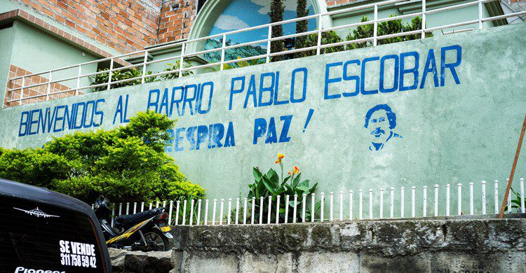 La mítica entrada al Barrio Pablo Escobar (Fuente: wikimedia)