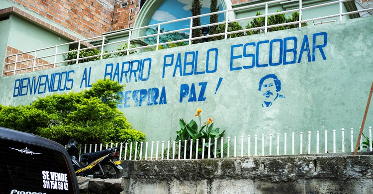 La mítica entrada al Barrio Pablo Escobar (Fuente: wikimedia)