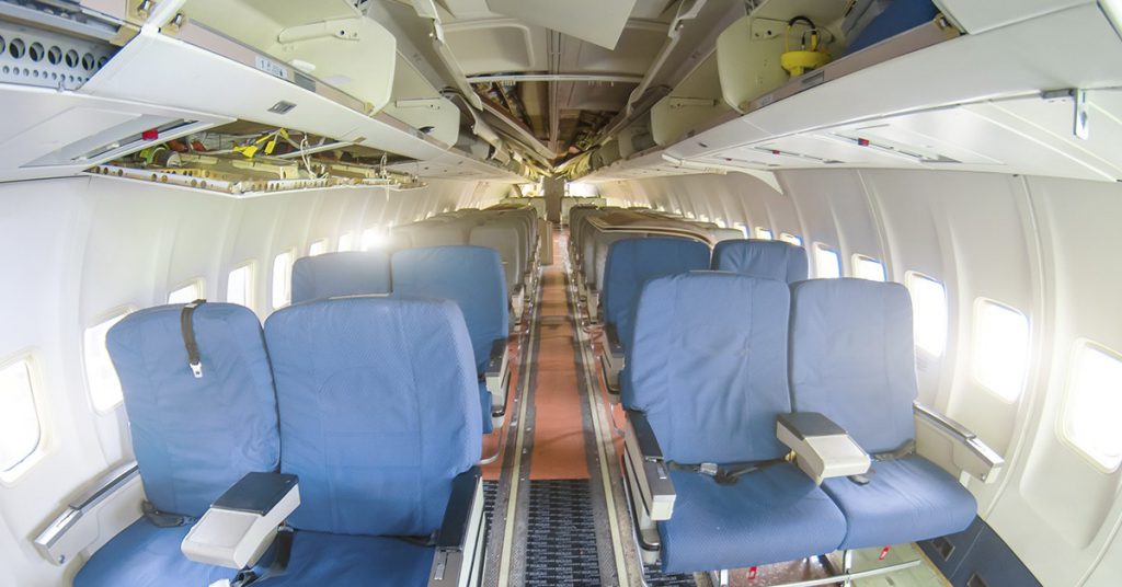 Sigue leyendo Una mujer muere succionada al romperse la ventanilla del avión