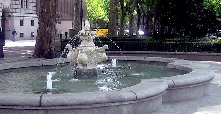 La 'fuente de los patos' en Madrid, (arteenmadrid.wordpress.com)