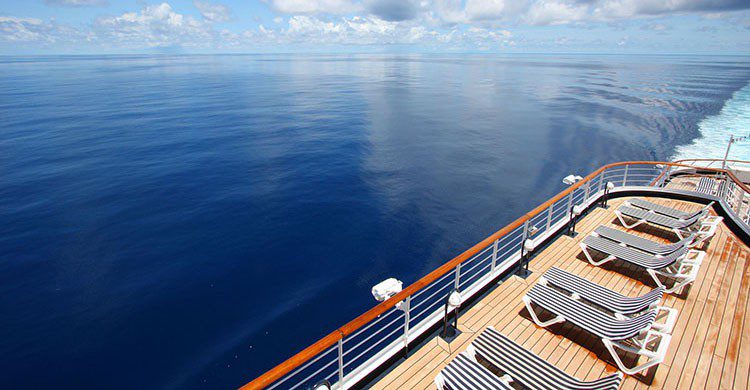Tumbonas en un crucero