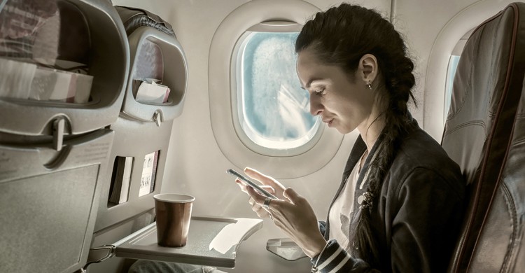 usar el movil durante el vuelo