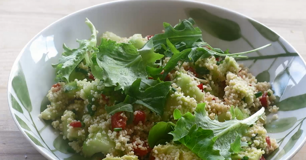 Sigue leyendo Receta Fisgona: Tabulé de pepino y aguacate de Medio Oriente